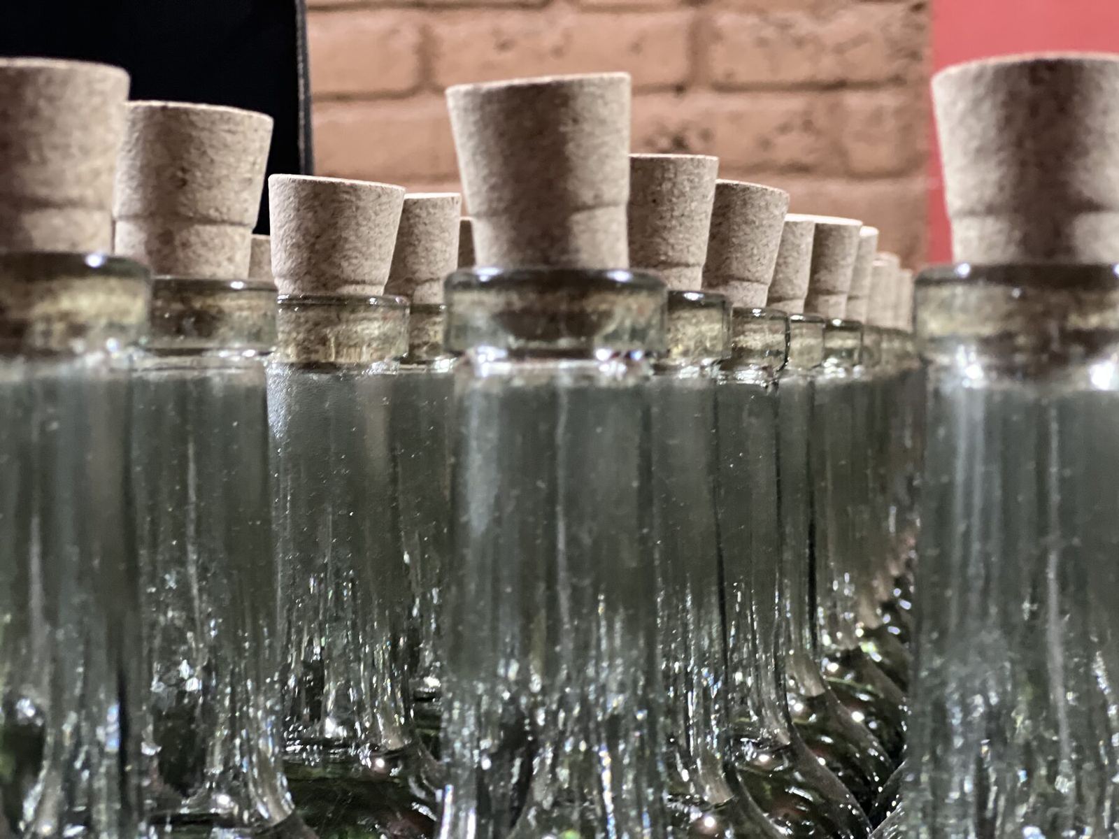 Botellas de mezcal artesanal Mal de Amor